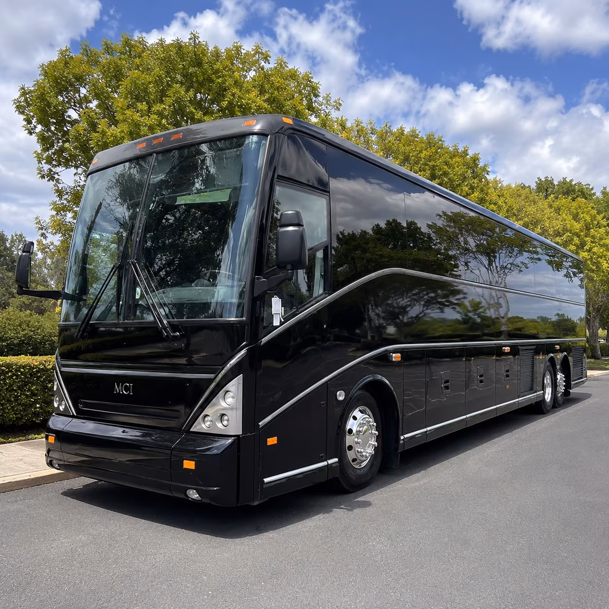 a bus is the best way to get your group to stadium of fire and summer amphitheatre shows